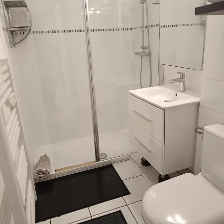 A 50 Metres De La * Fréjus