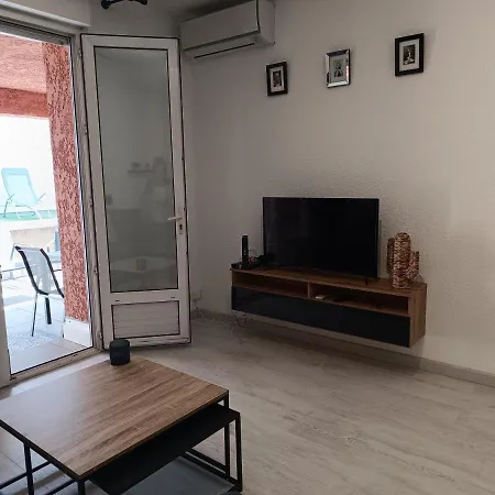 Apartment A 50 Metres De La *